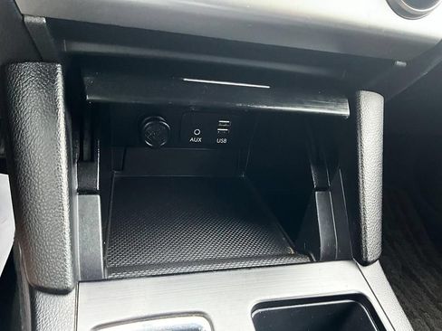 Used 2017 Subaru Outback 2.5i Limited AWD/4WD image 23