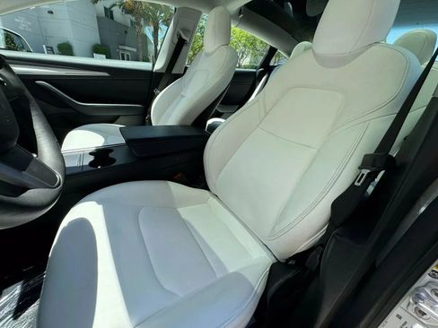 Used 2022 Tesla Model 3 Long Range AWD/4WD image 4