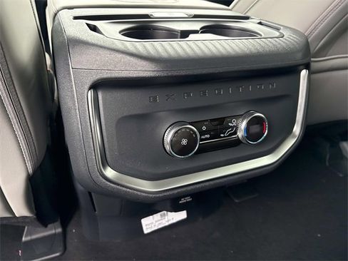 New 2025 Ford Expedition Max Active image 17