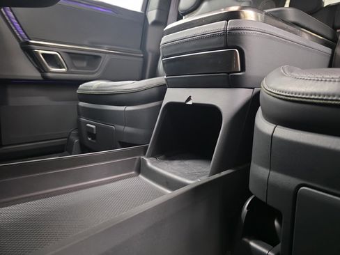 Used 2022 Rivian R1T Adventure image 31