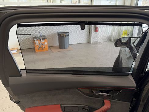 Used 2022 Audi SQ7 Premium Plus w/ SQ7 Executive Package image 26