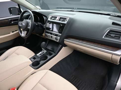 Used 2016 Subaru Outback 2.5i Limited image 32