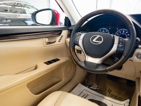 Used 2013 Lexus ES 350 w/ Luxury Pkg image 11