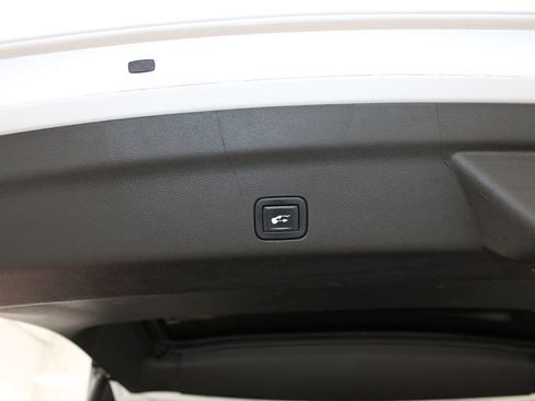 Used 2021 Chevrolet Tahoe Z71 image 30