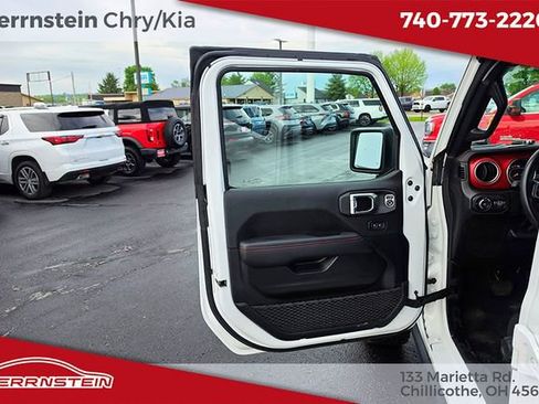 Used 2022 Jeep Wrangler Unlimited Rubicon AWD/4WD image 10