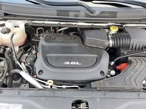 Used 2018 Chrysler Pacifica Touring Plus image 11