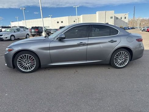 Used 2019 Alfa Romeo Giulia Ti w/ Quick Order Package 22X Lusso image 2