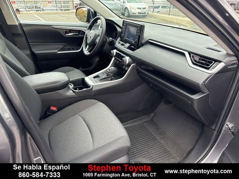 Used 2022 Toyota RAV4 XLE image 28