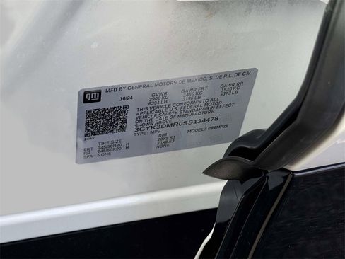 Certified 2025 Cadillac Optiq Luxury 2 w/ LPO, Floor Liner Package image 36