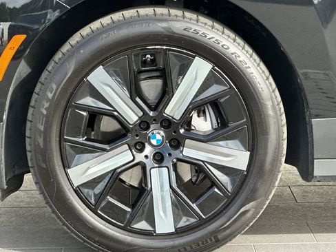 Used 2023 BMW iX xDrive50 AWD/4WD image 32