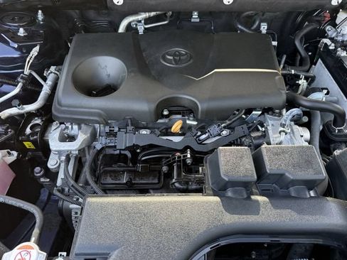 Used 2024 Toyota RAV4 XLE FWD image 33