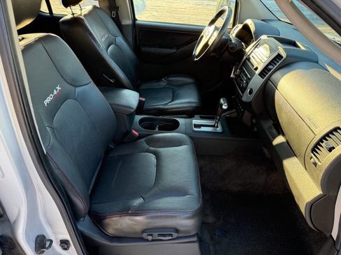 Used 2010 Nissan Frontier PRO-4X w/ Pro-4x Value Truck Pkg image 11