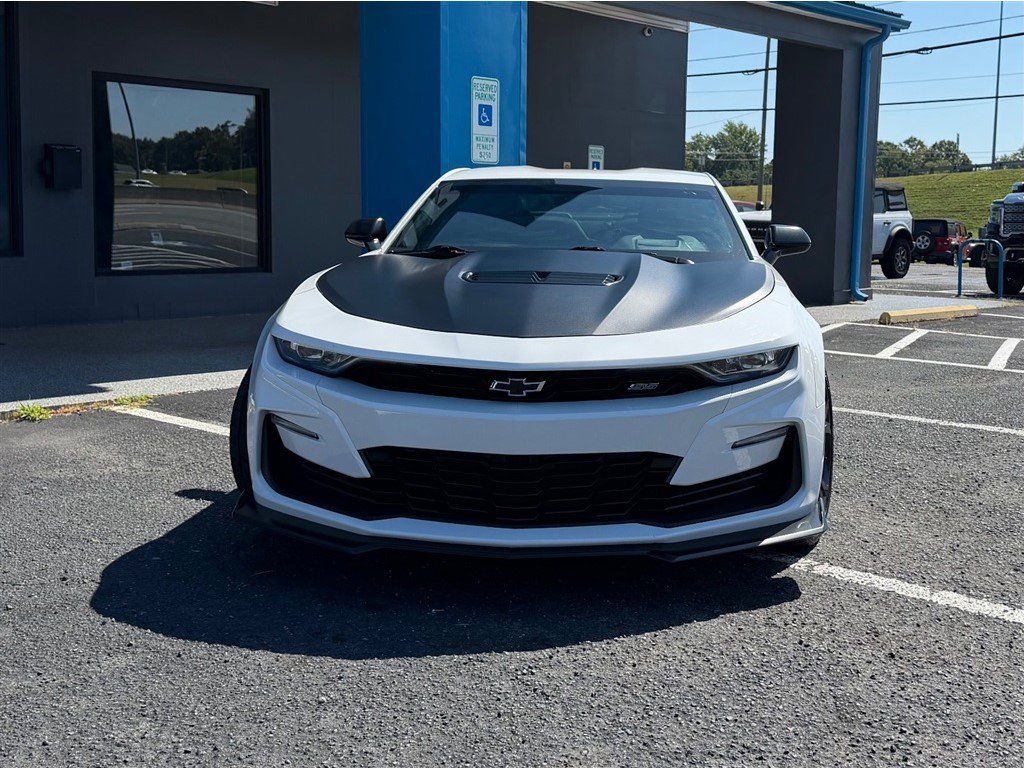 Used 2020 Chevrolet Camaro SS RWD image 6