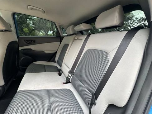Used 2022 Hyundai Kona SE FWD image 13