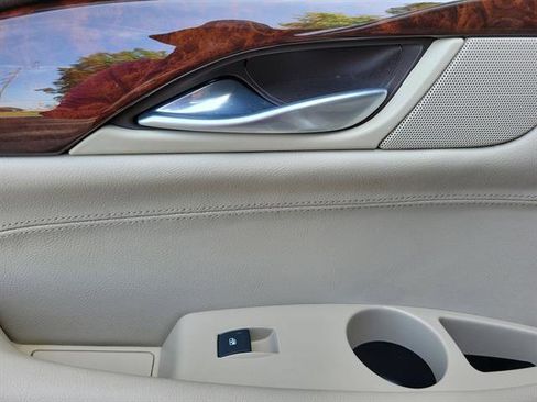 Used 2015 Cadillac Escalade Premium image 14