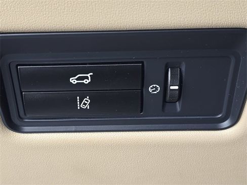 Used 2015 Land Rover Range Rover Supercharged image 29