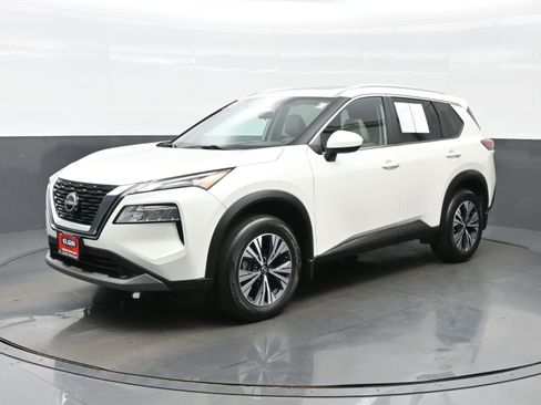 Used 2023 Nissan Rogue SV w/ SV Premium B Package AWD/4WD image 2