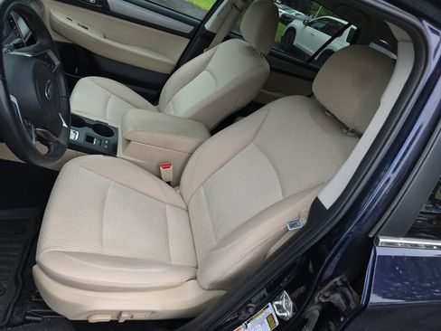 Used 2018 Subaru Outback 2.5i Premium AWD/4WD image 12