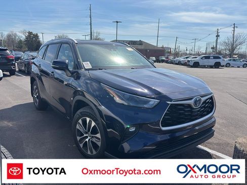 Used 2023 Toyota Highlander XLE image 1