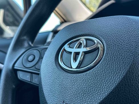 Used 2025 Toyota RAV4 XLE FWD image 29
