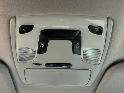 Used 2013 Toyota Sienna LE FWD image 32