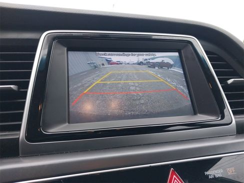 Used 2019 Hyundai Sonata SE image 16