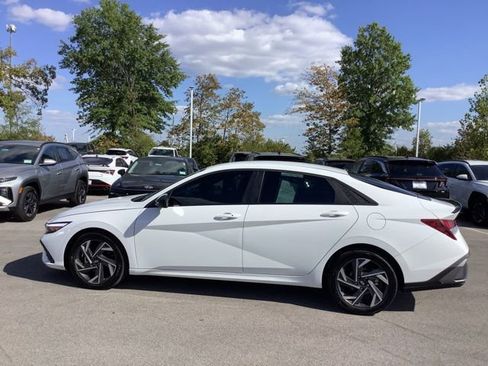 Certified 2025 Hyundai Elantra Sport image 9