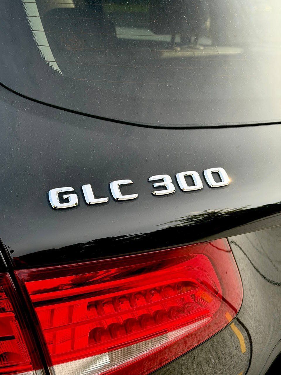 Used 2016 Mercedes-Benz GLC 300 4MATIC w/ Multimedia Package image 14