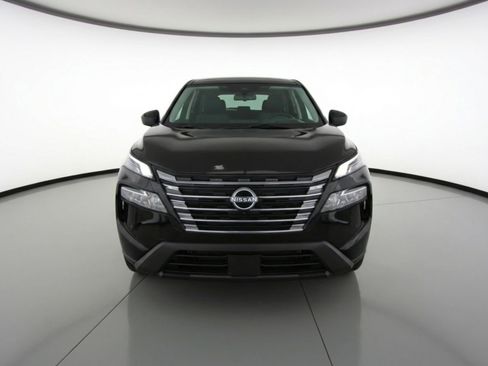 Used 2025 Nissan Rogue SV image 2