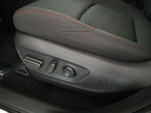 Used 2021 Toyota RAV4 SE image 10