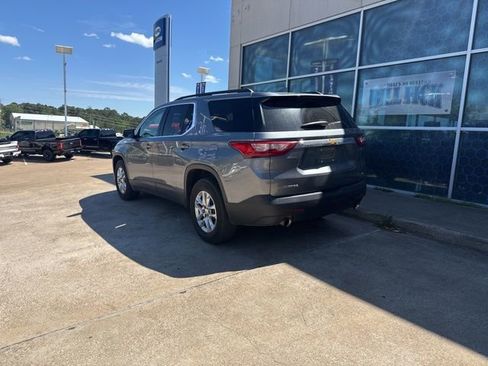 Used 2020 Chevrolet Traverse LT image 5
