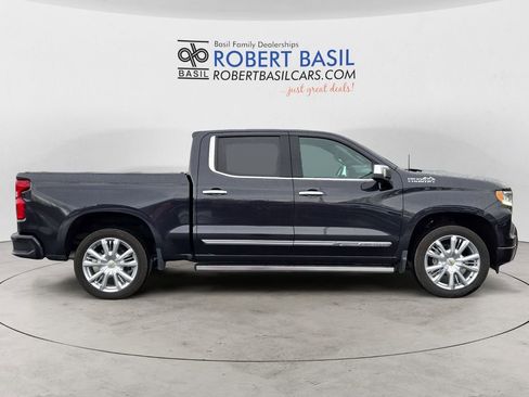 Used 2023 Chevrolet Silverado 1500 High Country w/ High Country Premium Package image 6