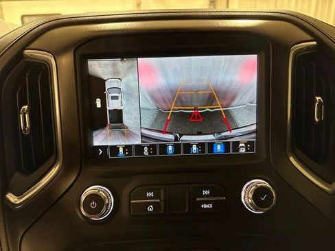 Used 2021 GMC Sierra 1500 AT4 w/ Technology Package AWD/4WD image 21