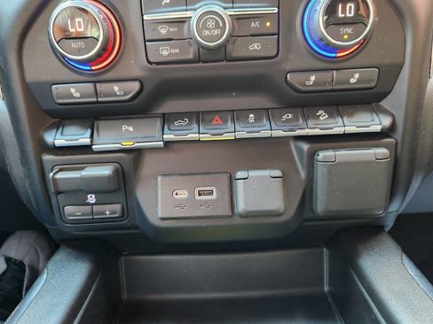 Used 2022 Chevrolet Silverado 1500 LT Trail Boss w/ Convenience Package II image 27