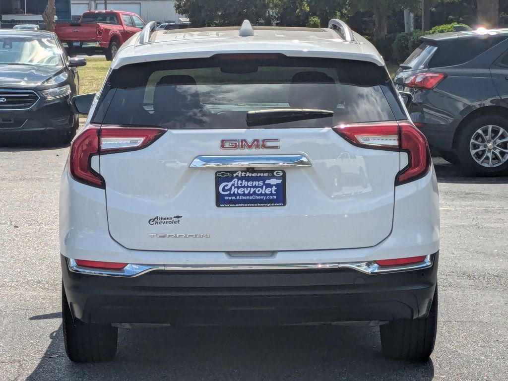 Used 2022 GMC Terrain SLT w/ Infotainment Package II FWD image 5