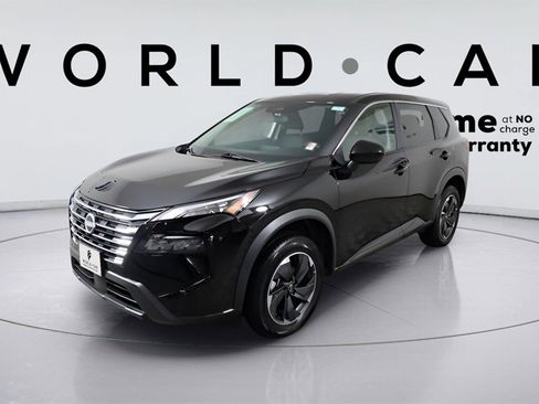 Used 2024 Nissan Rogue SV image 3