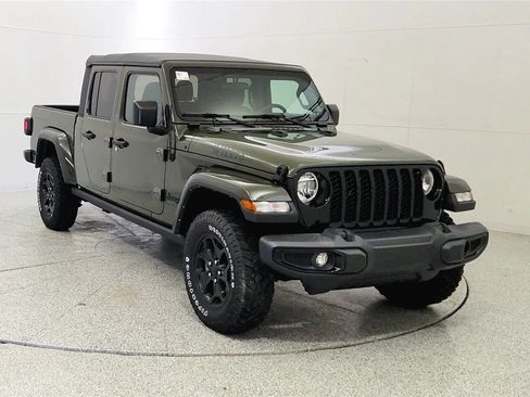 Used 2022 Jeep Gladiator Sport AWD/4WD image 2