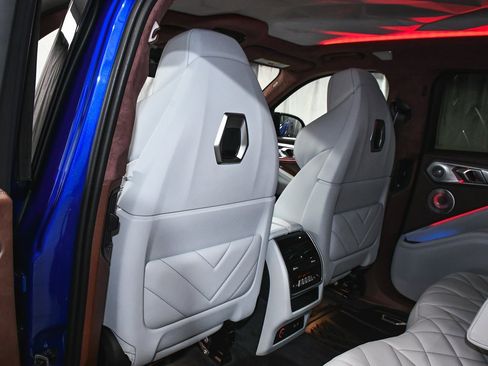 Used 2025 BMW XM image 73