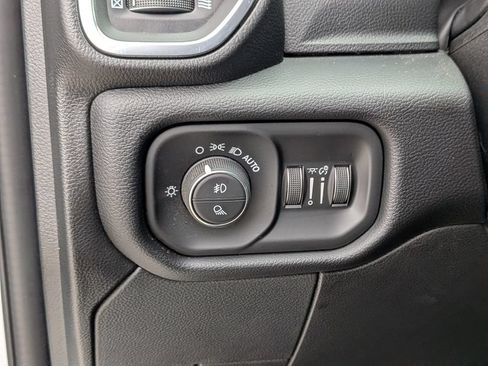 Used 2026 RAM 2500 Laramie AWD/4WD image 18