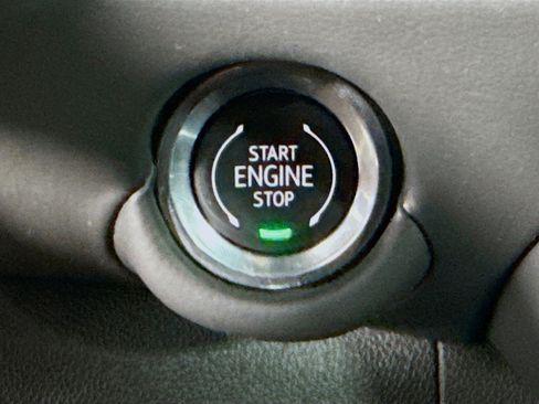Used 2025 Chevrolet Tahoe LT AWD/4WD image 21