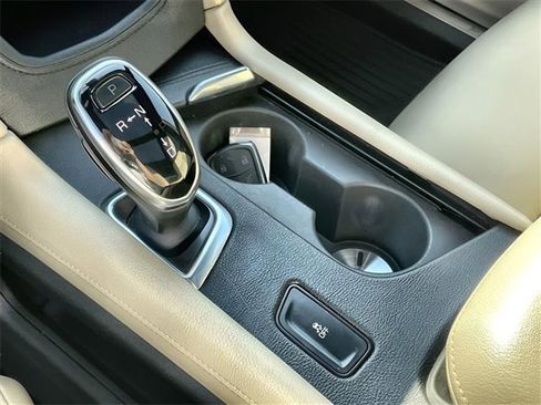 Used 2017 Cadillac XT5 Luxury w/ Driver Awareness Package image 17