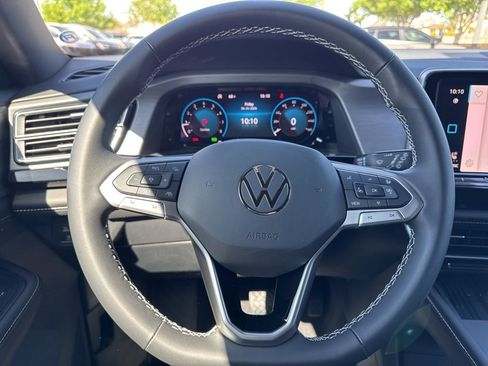New 2026 Volkswagen Atlas Cross Sport SE FWD image 32