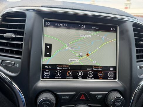 Used 2018 Jeep Grand Cherokee Altitude AWD/4WD image 16