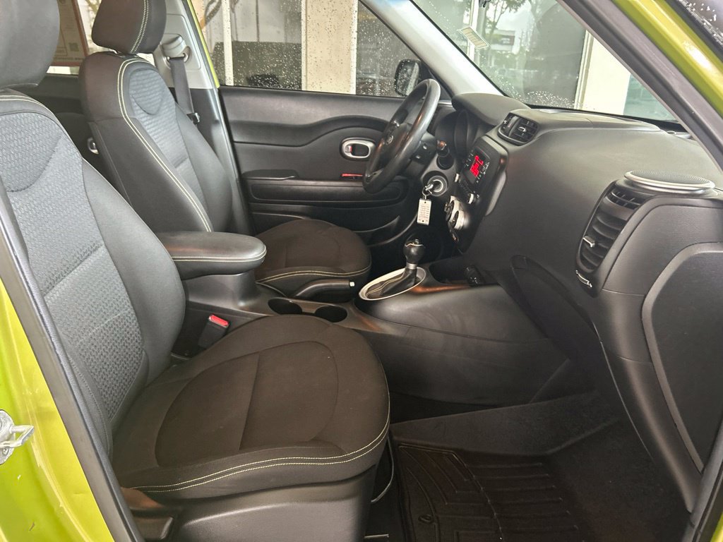 Used 2014 Kia Soul + FWD image 18