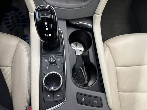 Used 2020 Cadillac XT6 Premium Luxury image 35