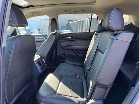 Used 2023 Volkswagen Atlas SEL R-Line image 11