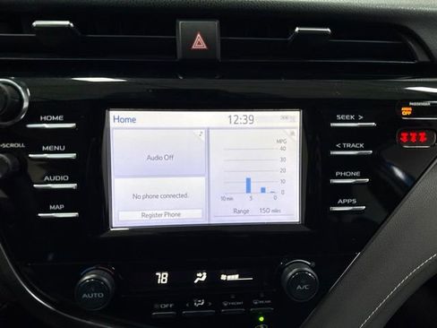 Used 2019 Toyota Camry SE w/ Carpet Mat Package FWD image 18