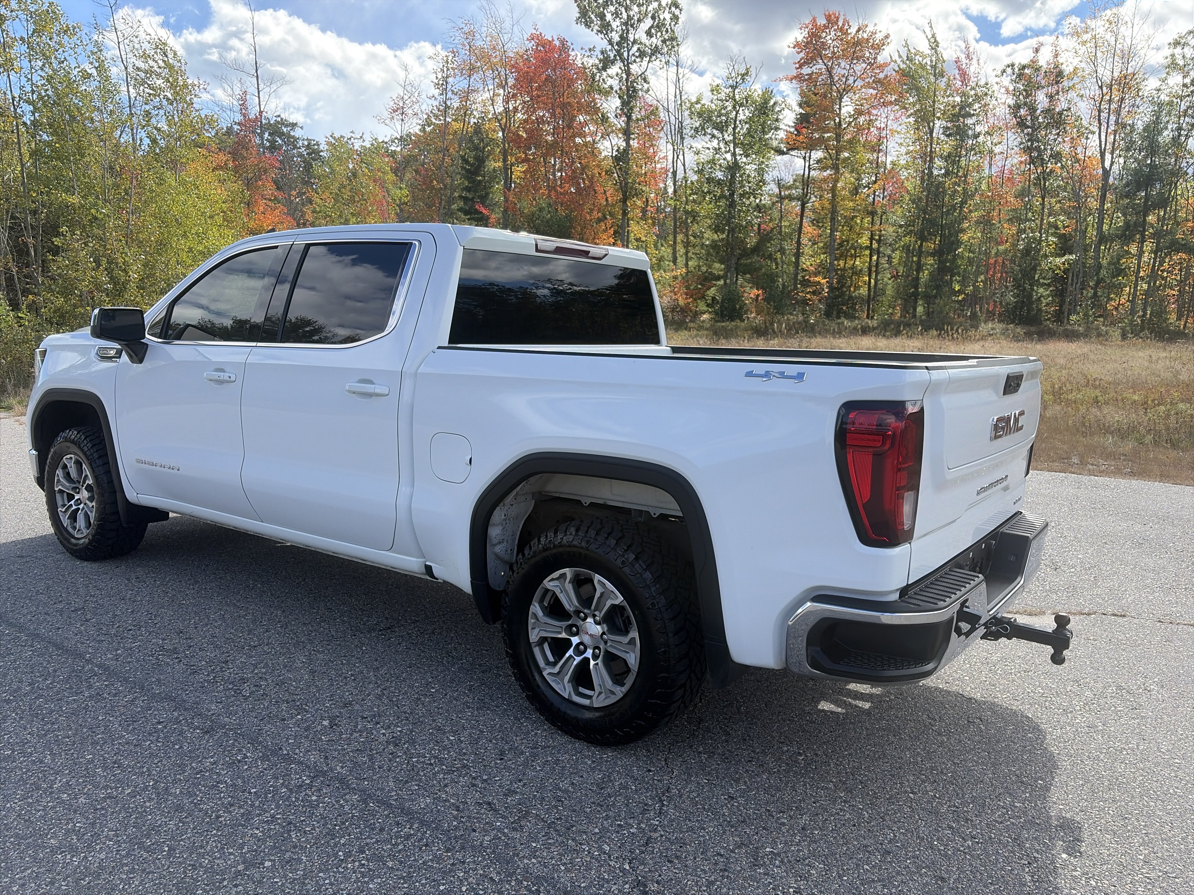 Used 2022 GMC Sierra 1500 SLE AWD/4WD image 7
