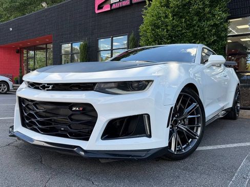 Used 2019 Chevrolet Camaro ZL1 RWD image 2