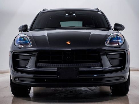 Certified 2025 Porsche Macan image 6
